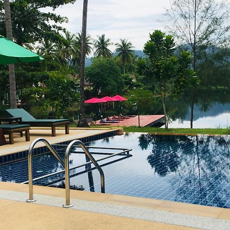 Khao Lak Golden Coconut Hotel Bagian luar foto
